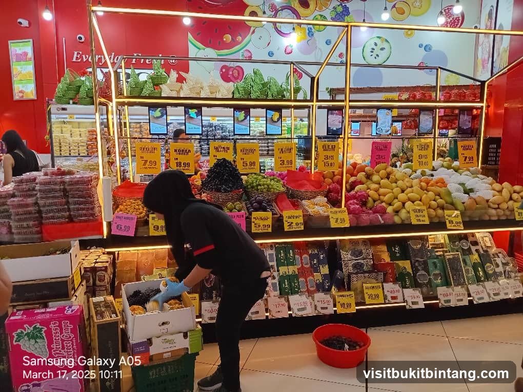 Supermarket Produce Section