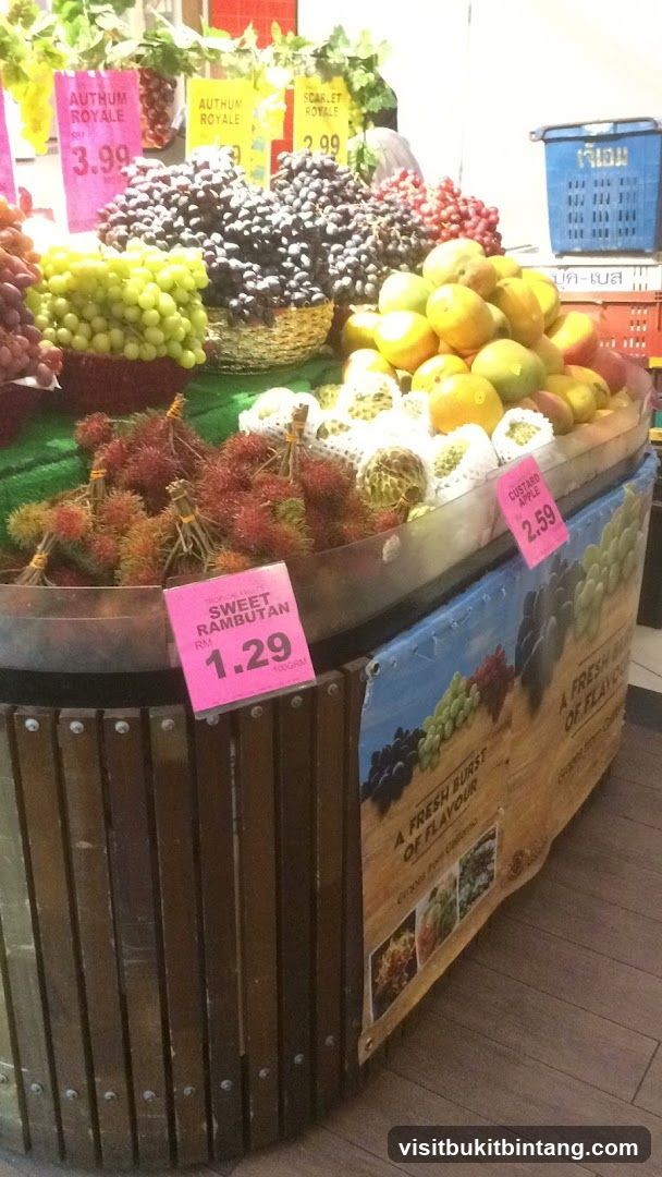 Fruit stall display