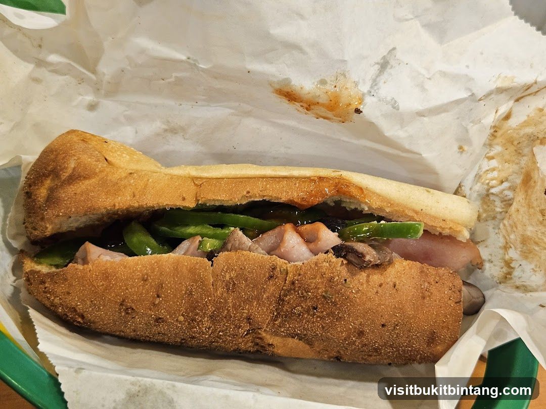 Sandwich with Ham and Green Peppers