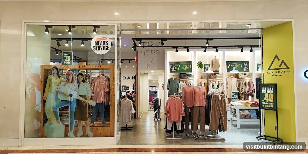 Giordano Storefront