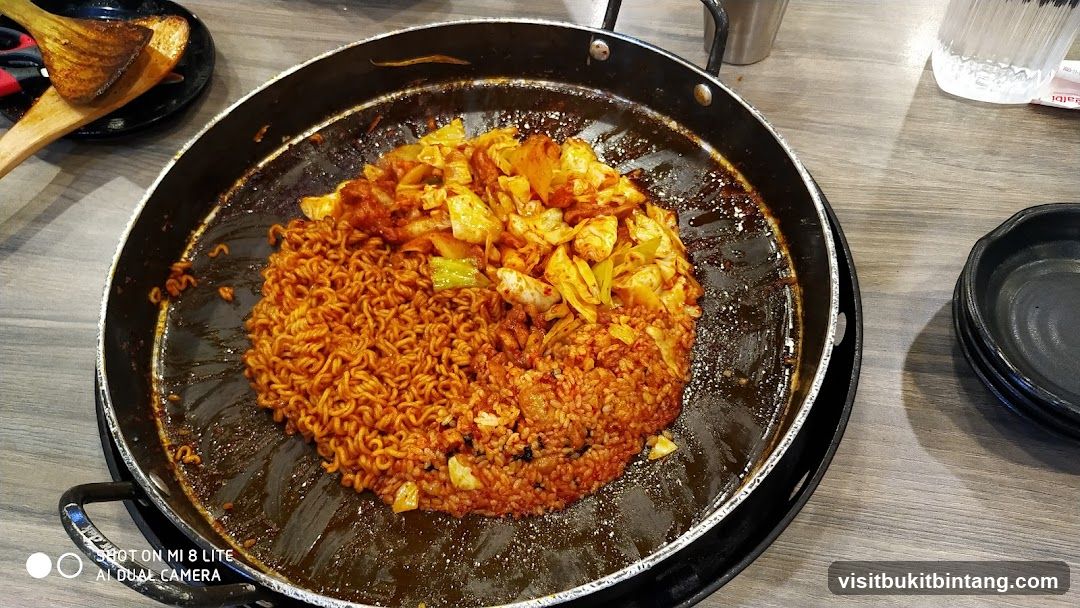 Spicy Stir-Fried Noodles and Rice