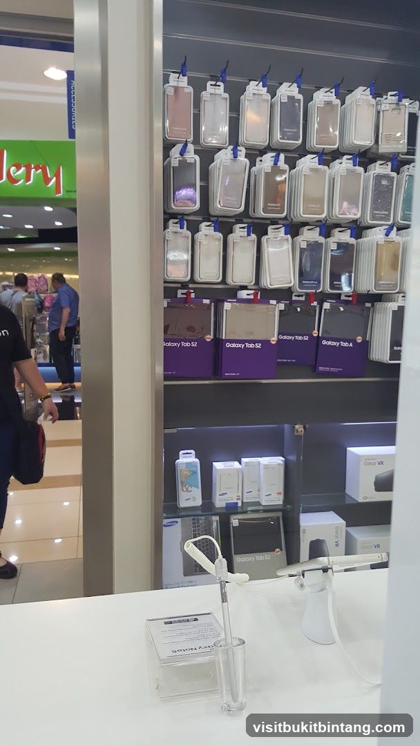 Samsung Accessories Display