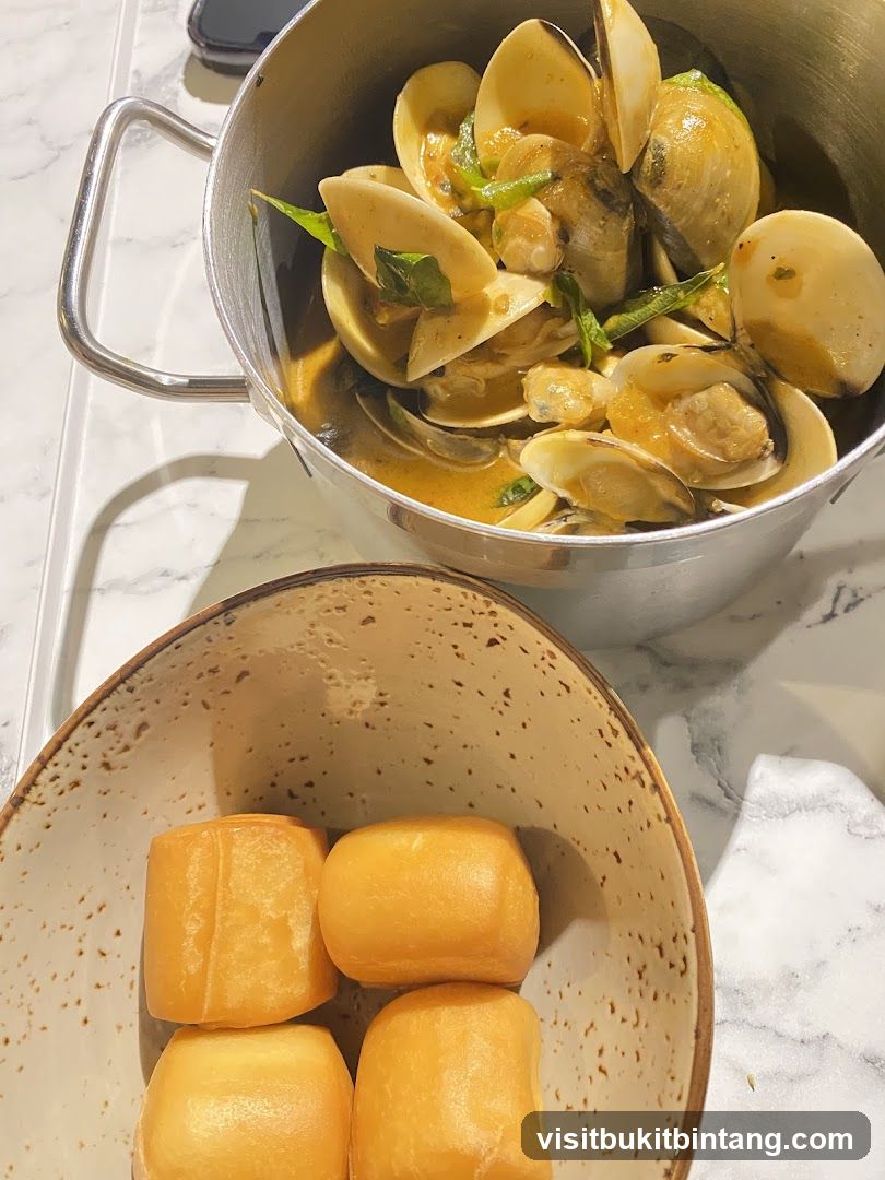Clams and Fried Buns