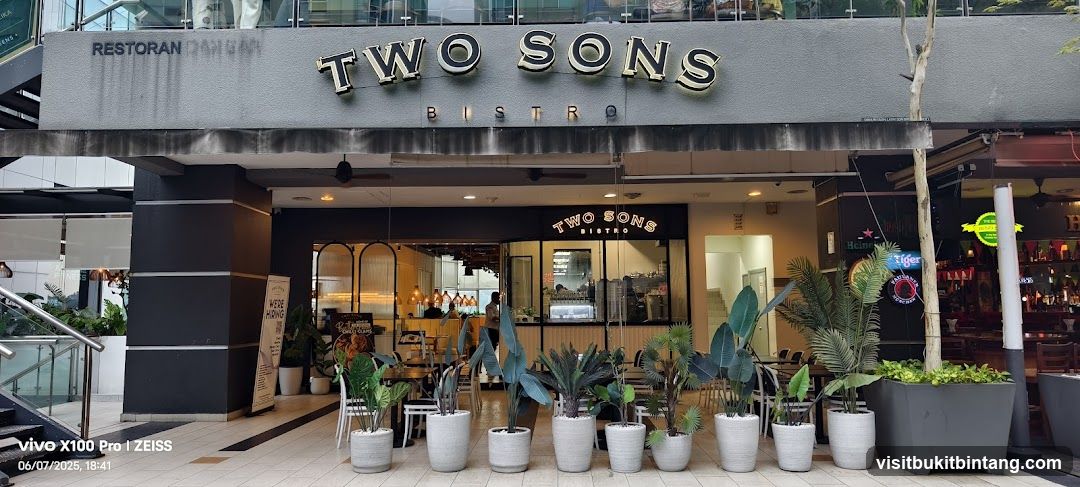 Two Sons Bistro @ Publika