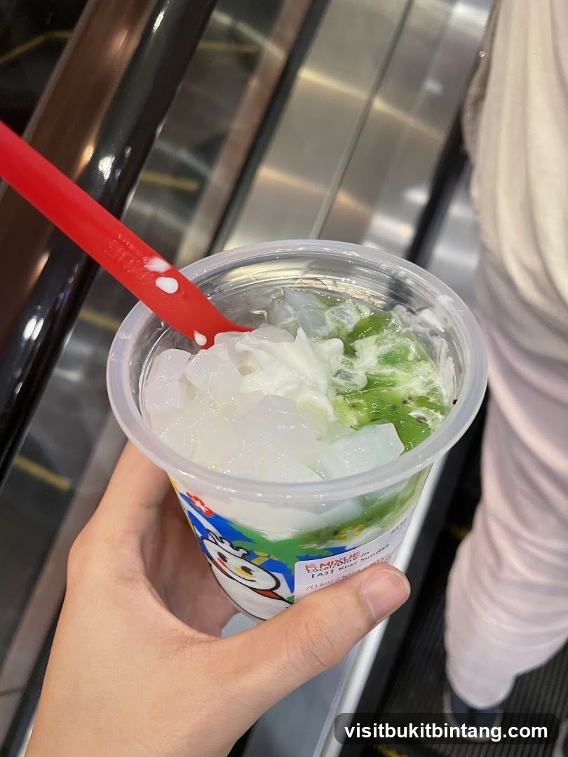 Dessert Drink with Kiwi and Coconut Jelly