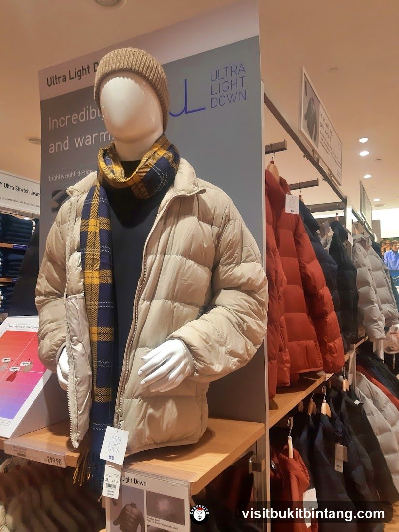 Mannequin wearing Ultra Light Down jacket