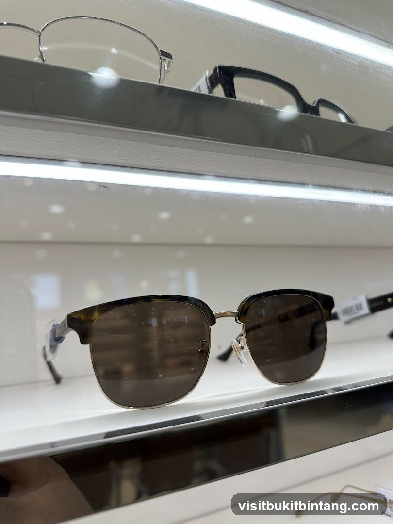 Eyeglasses Display