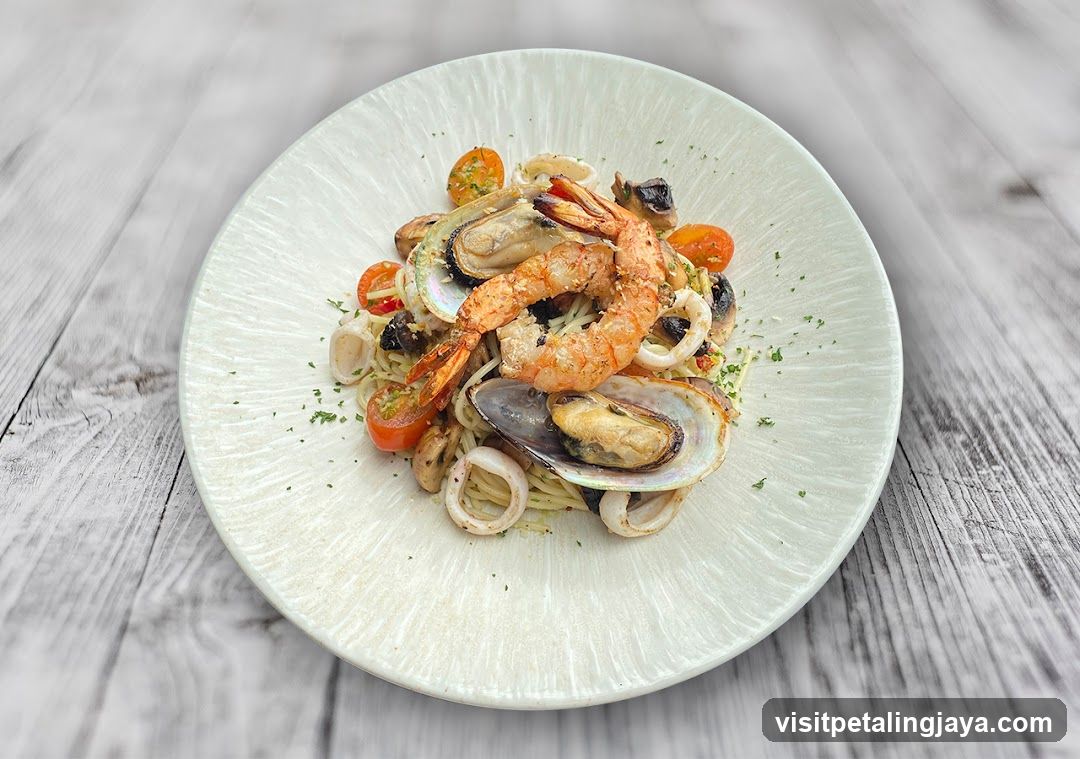 Seafood Pasta with Shrimp and Mussels