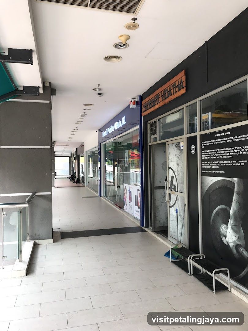 Shopping Corridor Exterior