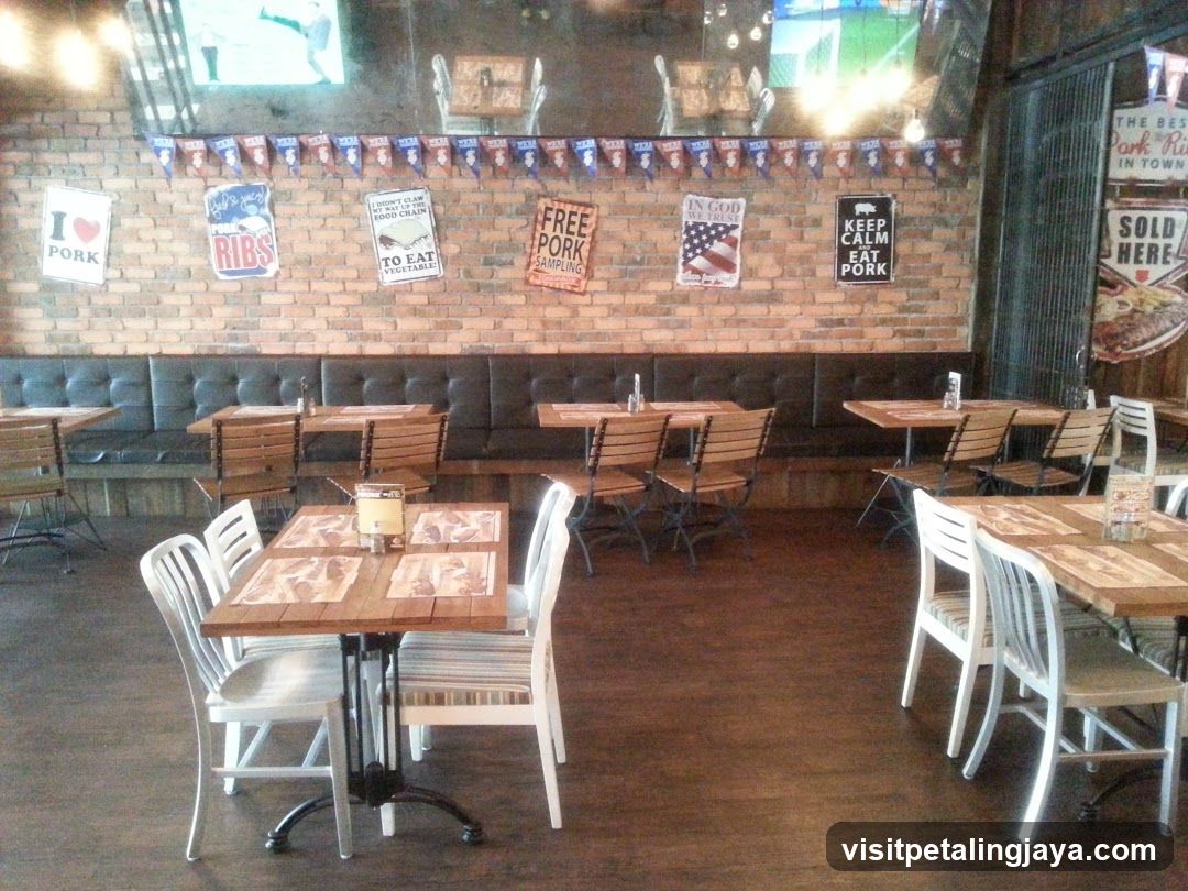 Pork-themed Restaurant Interior