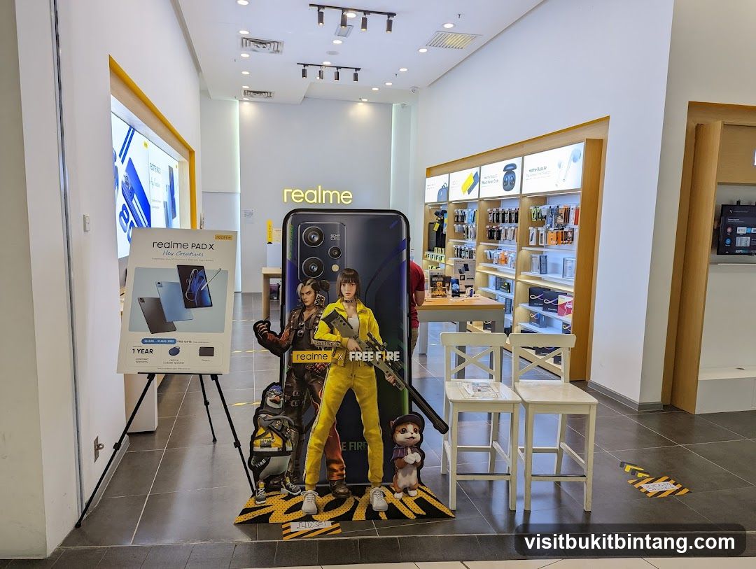 Realme Store Interior