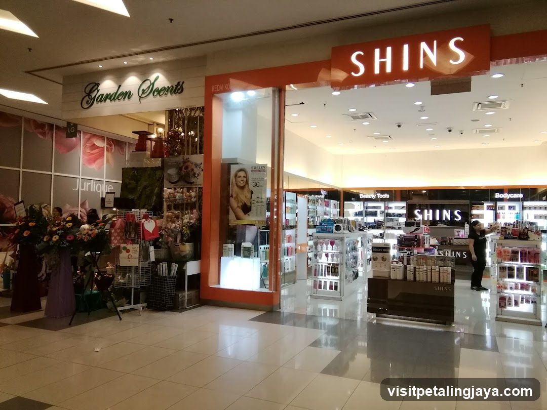 SHINS Storefront