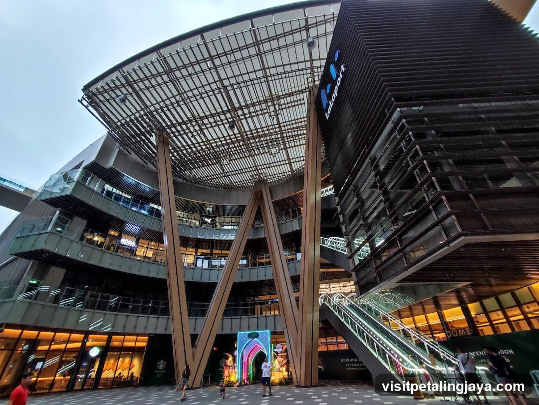 Modern Shopping Complex Exterior