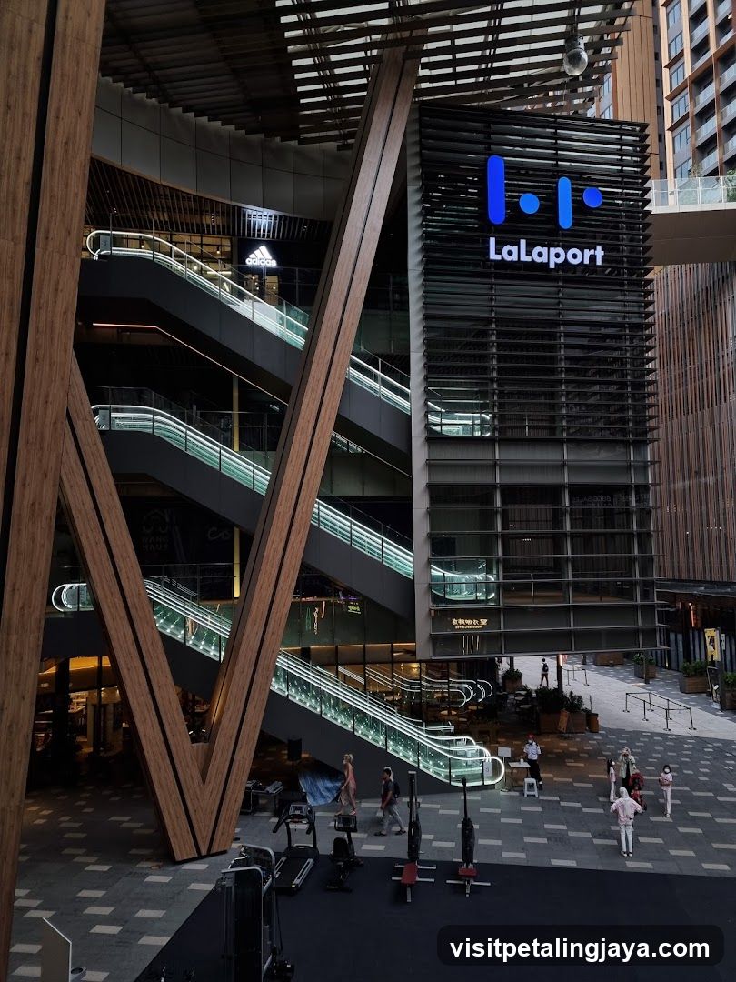 LaLaport Interior View