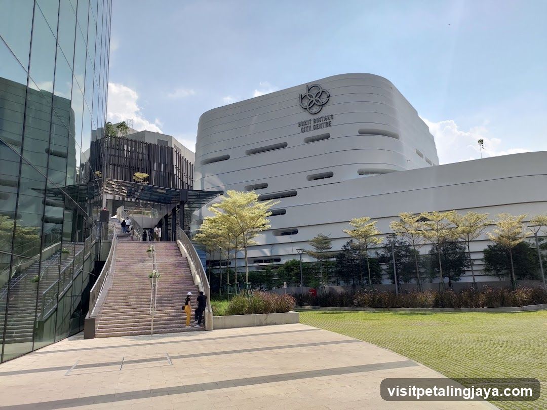 Suntory Building Exterior