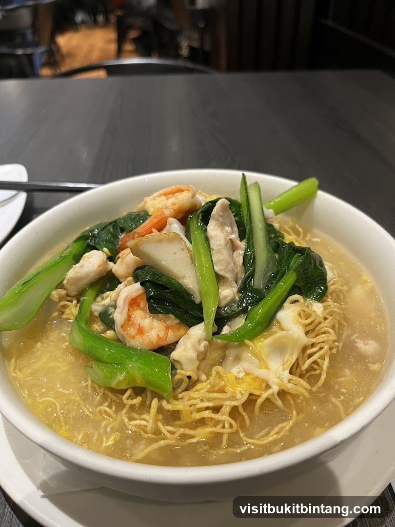 Noodles with Seafood and Vegetables