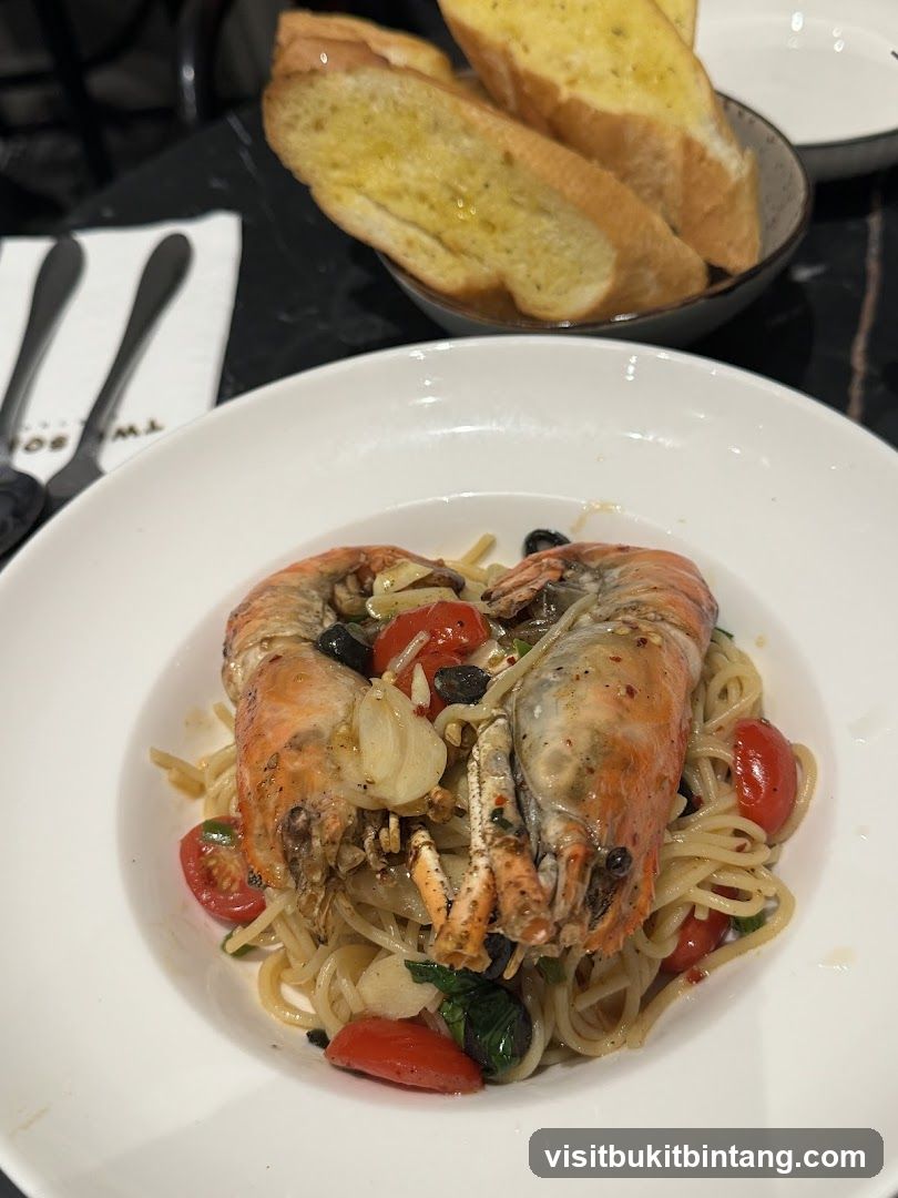 Shrimp Pasta with Garlic Bread