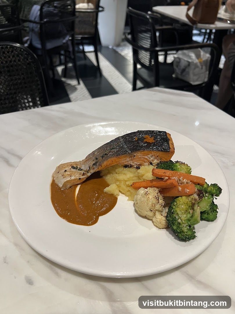 Salmon with Mashed Potatoes and Roasted Vegetables