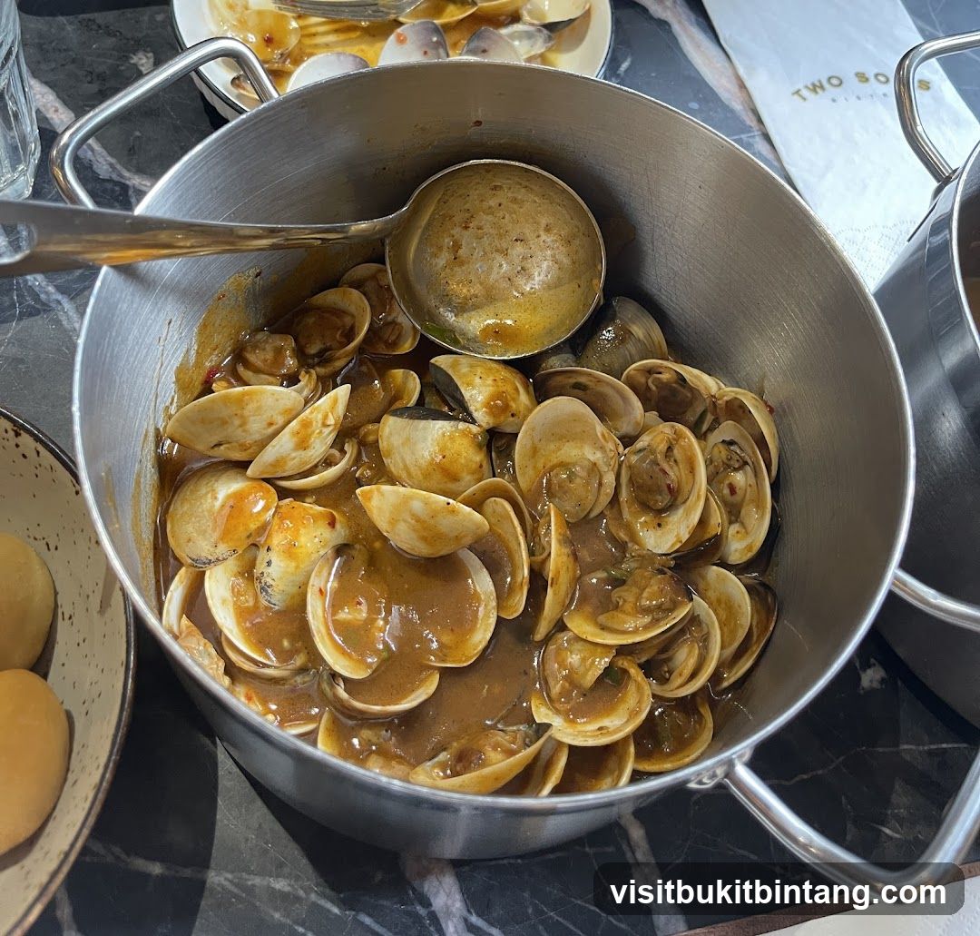 Clams in Sauce
