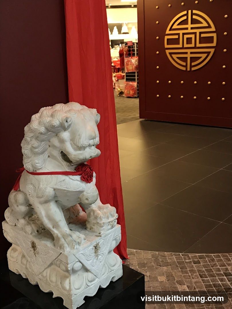 Entrance with Foo Dog Statue