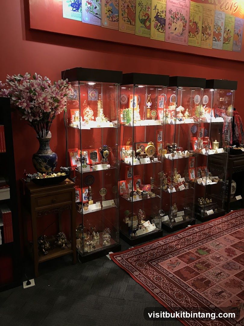 Display of Feng Shui items