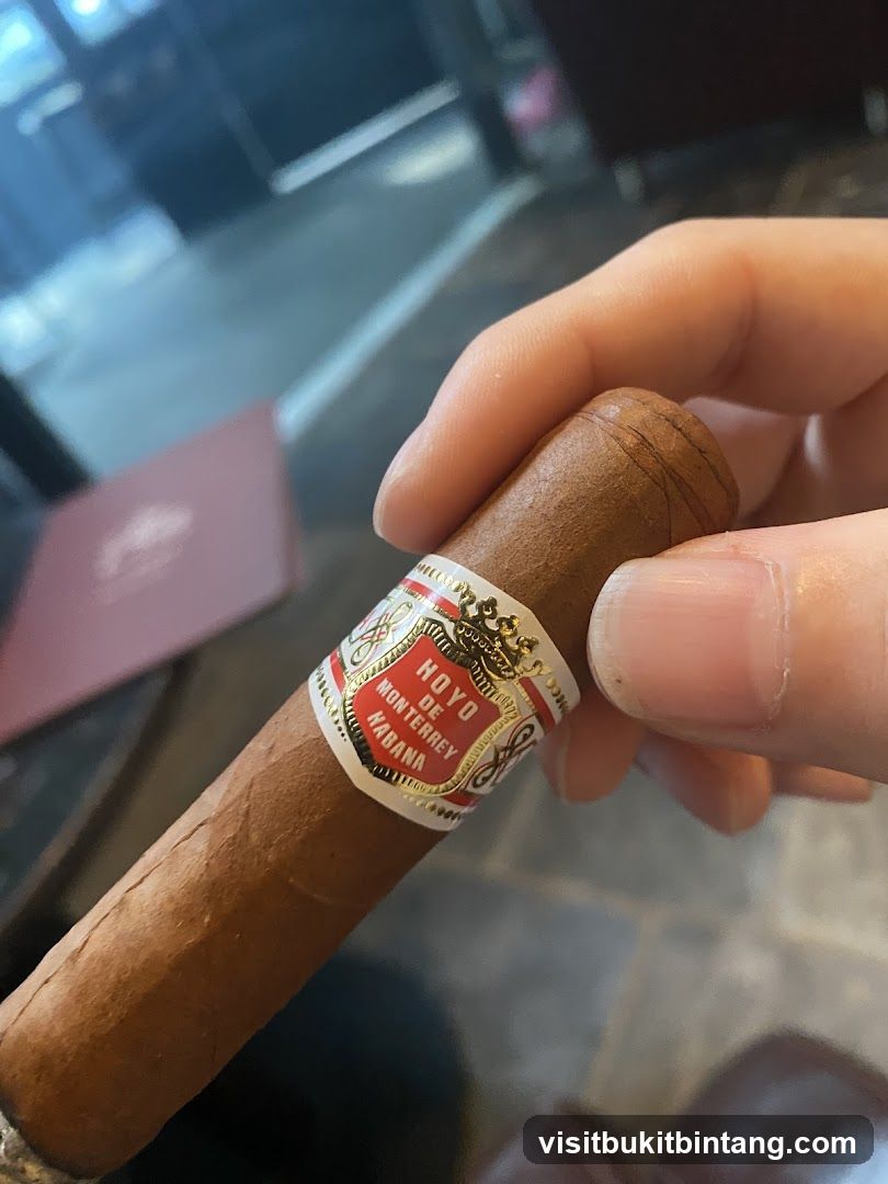 Cigar with Band
