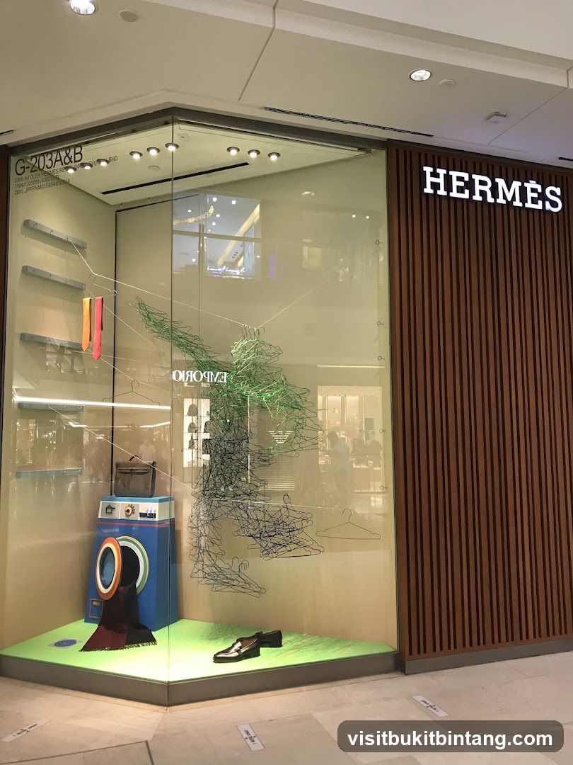 Hermès Storefront Display