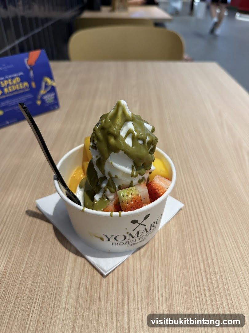 Yomaro Frozen Yogurt with Fruit