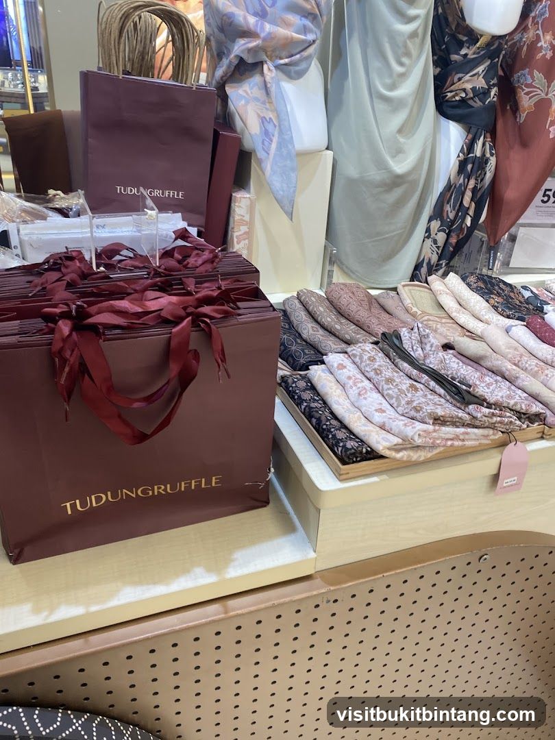 Tudung Ruffle Display