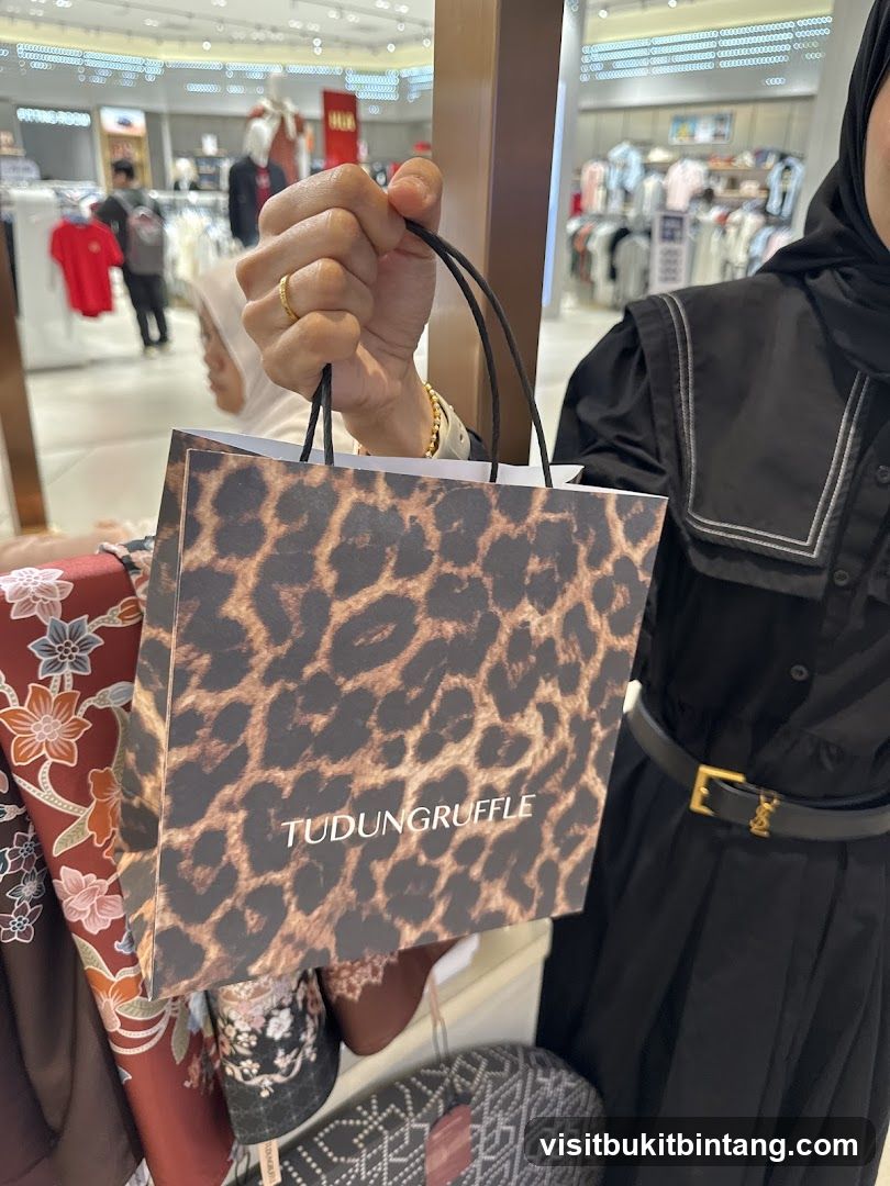 Shopping Bag with Leopard Print