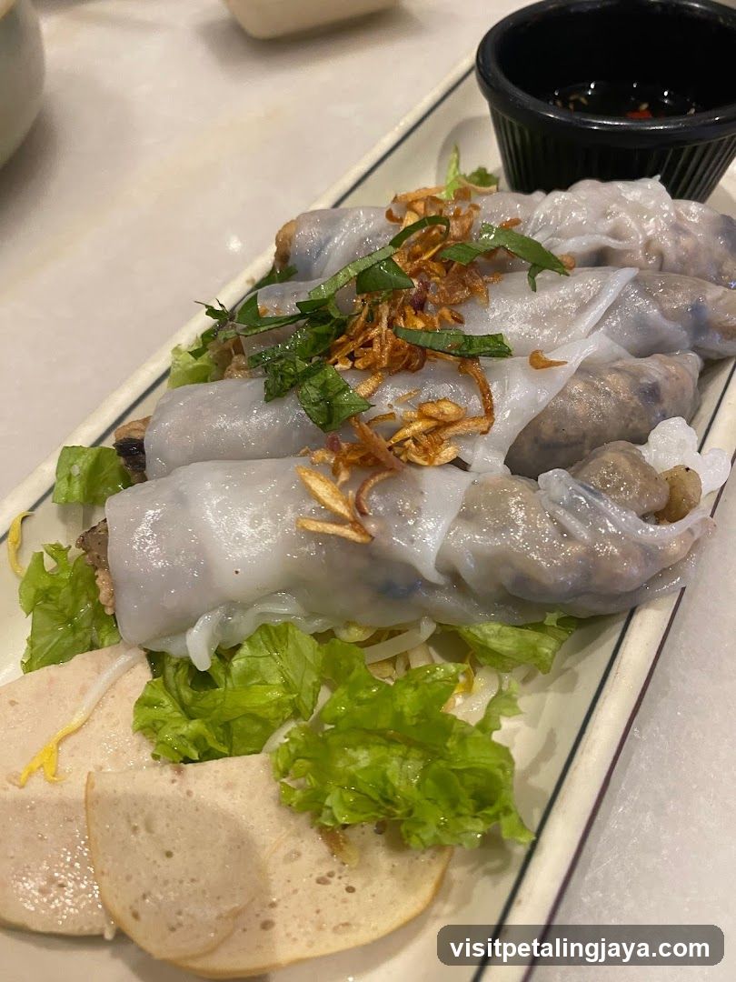 Vietnamese Spring Rolls with Sausage and Meat