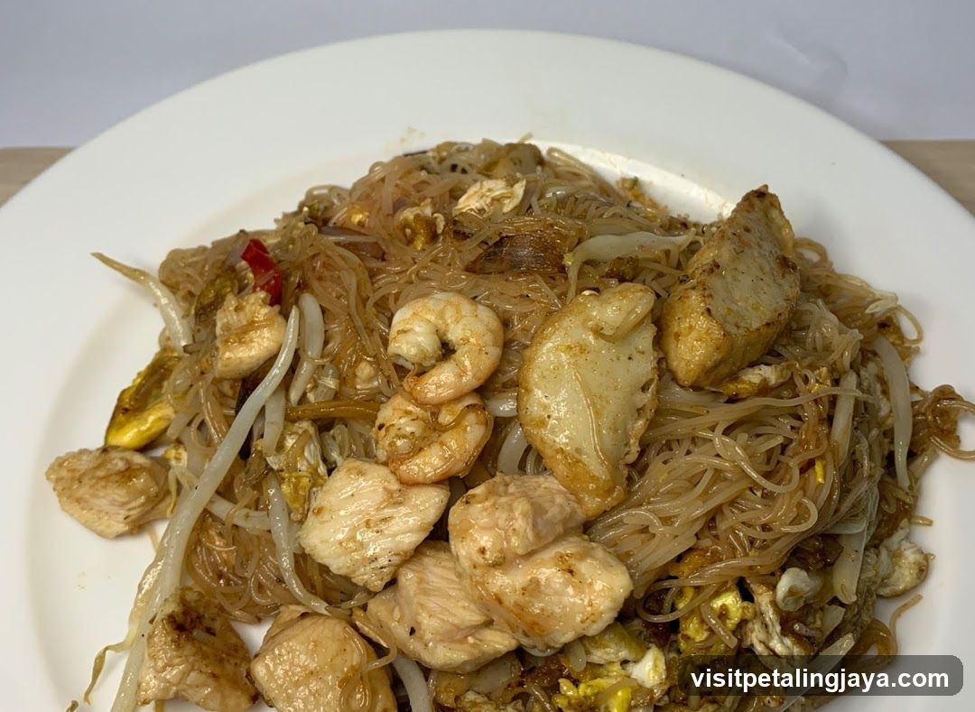 Fried Rice with Shrimp and Chicken