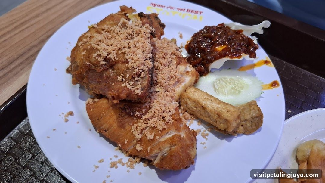 Fried Chicken with Curry and Side Dishes