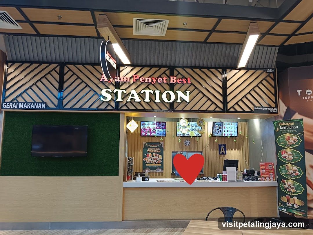 Ayam Penyet Best Station Interior View