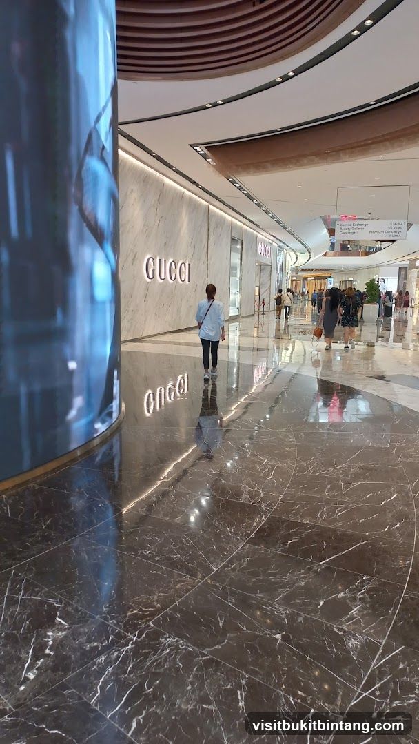 Gucci Storefront