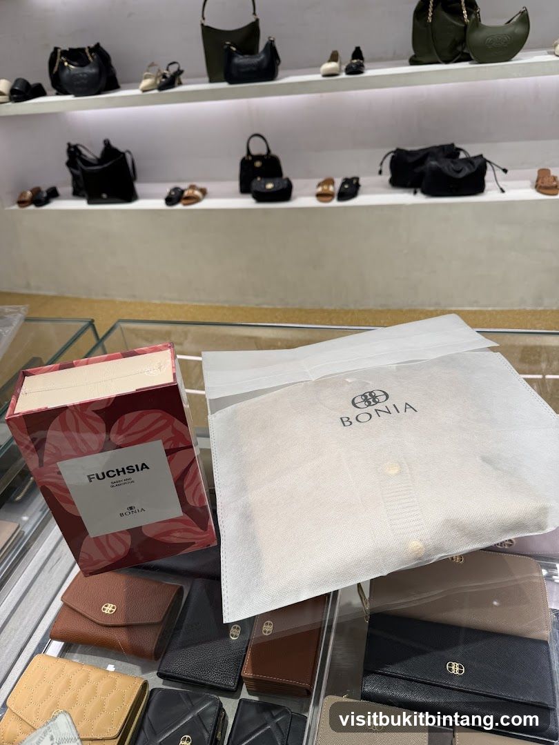 Bonia Store Display