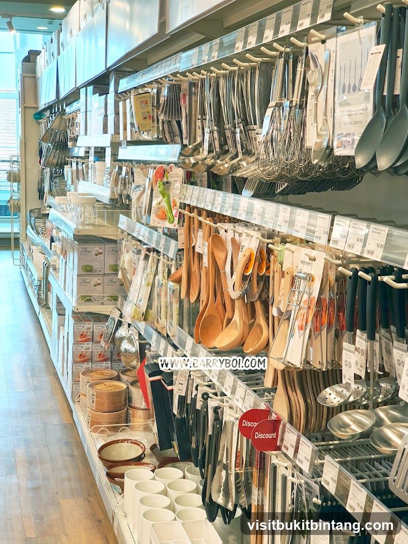 Kitchenware Display
