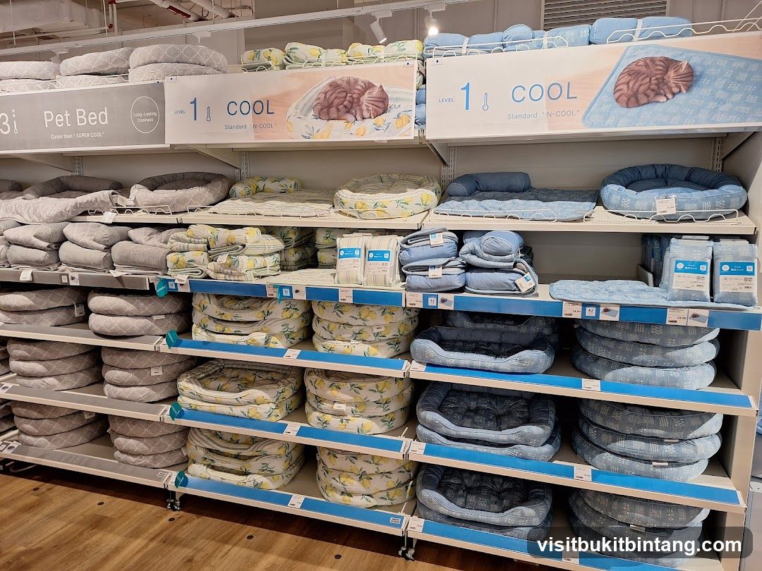Pet Beds Display