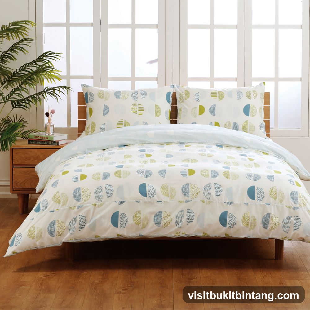 Bedding with Geometric Pattern