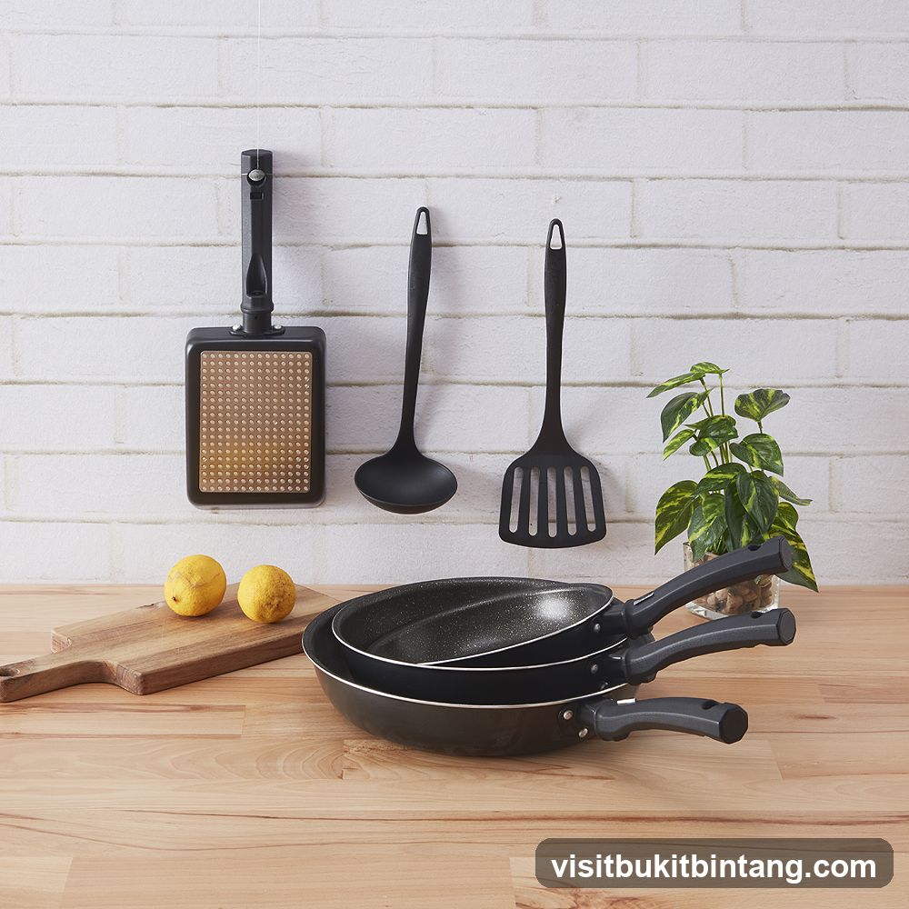 Kitchenware Display