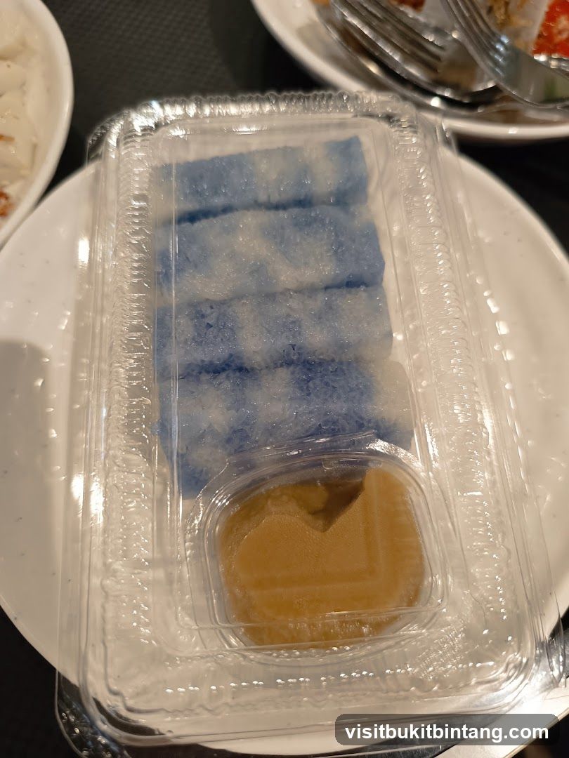 Dessert with Dipping Sauce