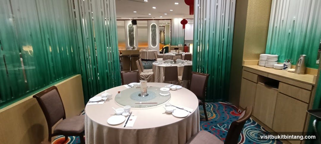 Restaurant Dining Area