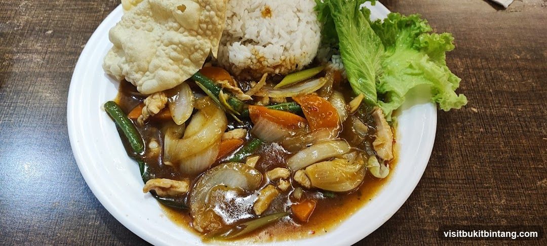 Chicken and Vegetable Stir-fry with Rice