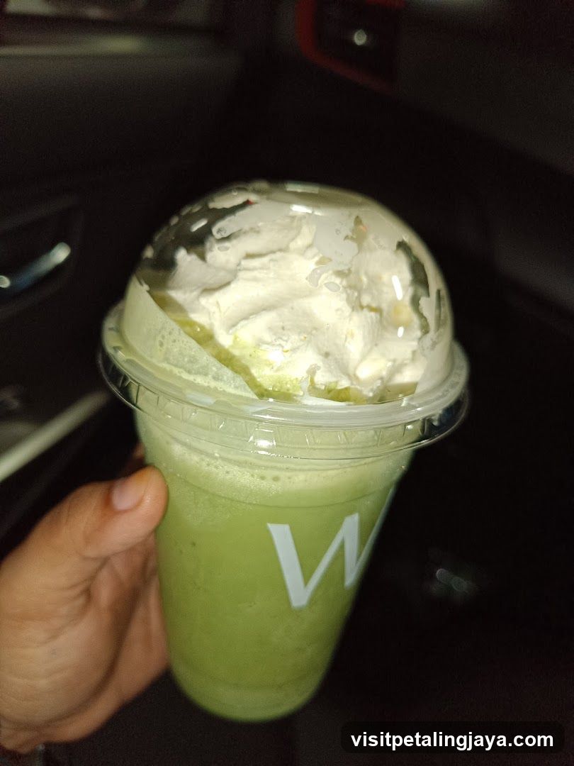Green Smoothie with Whipped Cream