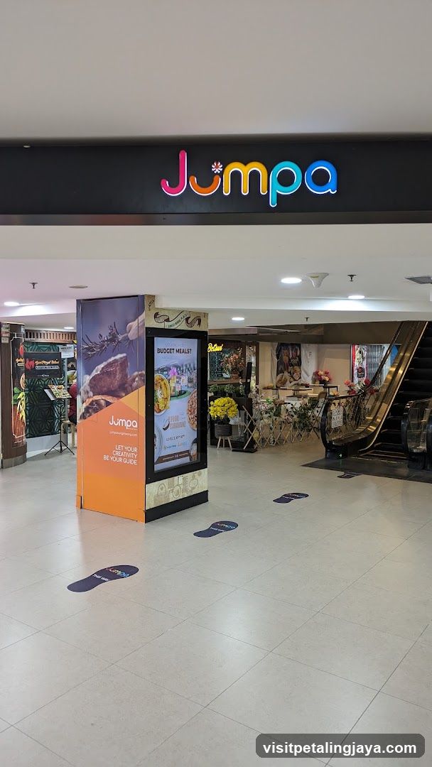 Jumpa Store Interior
