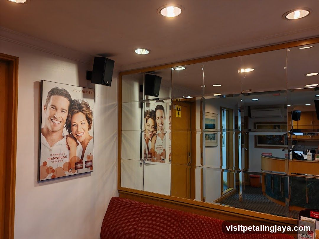 Interior Wall Display with Mirror Paneling