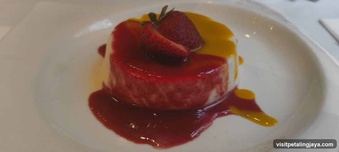 Strawberry Pudding Dessert