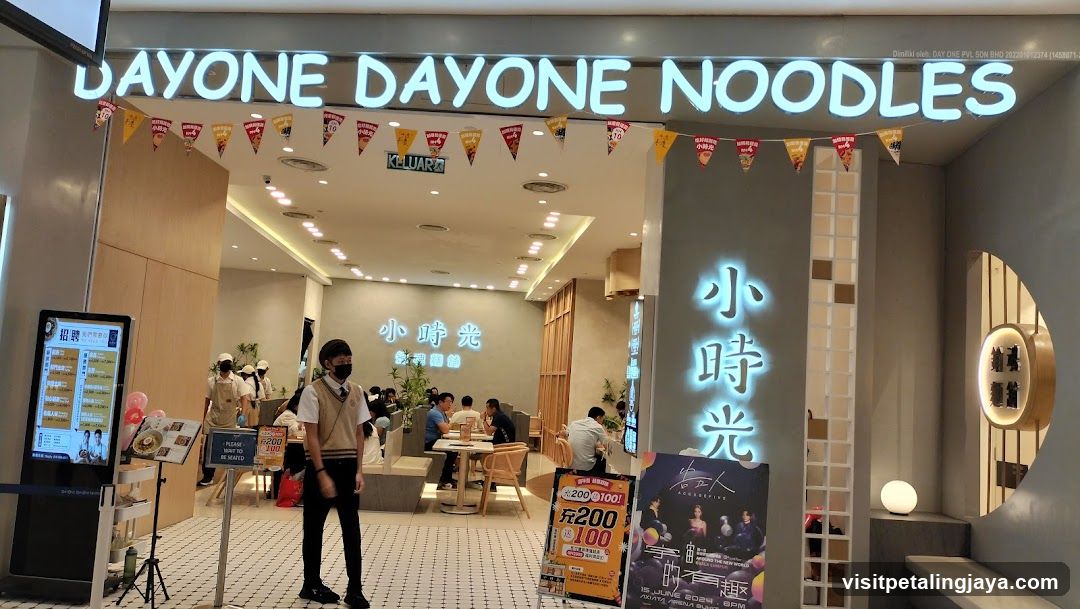 Dayone Noodles Interior View