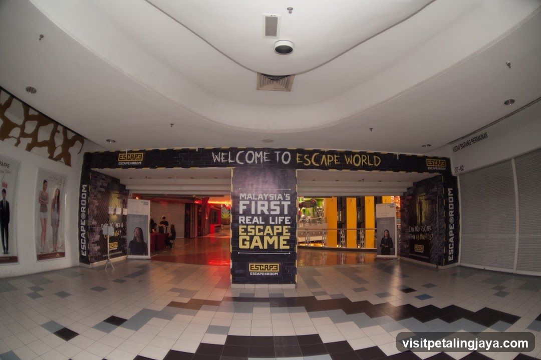 Escape World Entrance