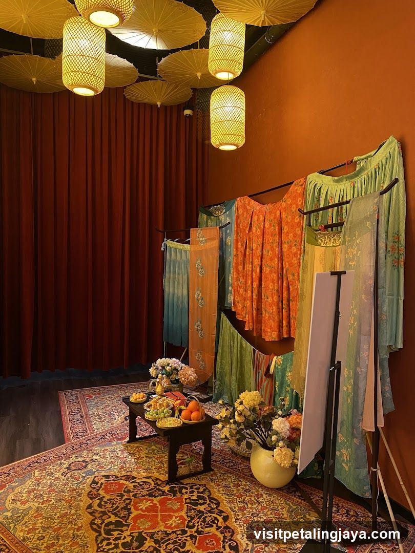 Interior Display with Traditional Decor